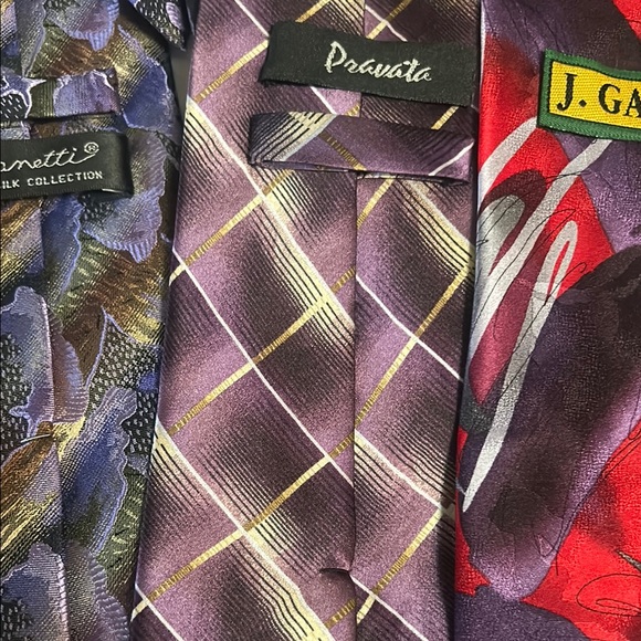 Mult Brands Silk Ties Elegant Patterns in purple, black and Red - Picture 5 of 14